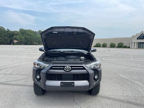 Used 2021 Toyota 4Runner SR5 Premium w/ Moonroof Package AWD/4WD image 18