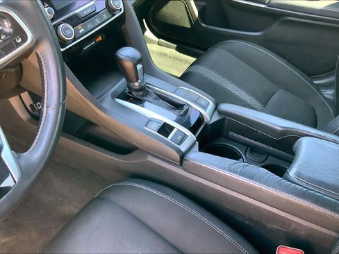 Used 2019 Honda Civic Sport image 17