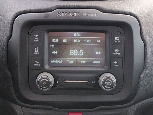 Used 2016 Jeep Renegade Latitude w/ Popular Equipment Group FWD image 16