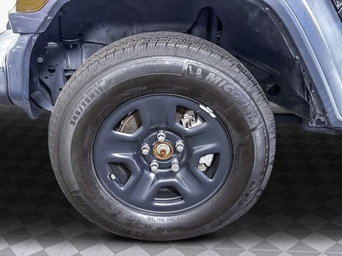 Used 2019 Jeep Wrangler Sport image 31