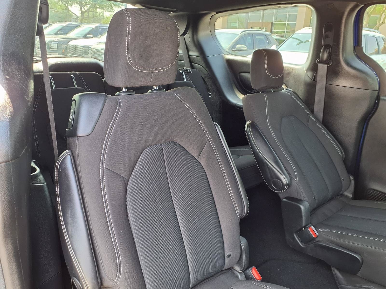 Used 2021 Chrysler Pacifica Touring w/ S Appearance Package FWD image 15