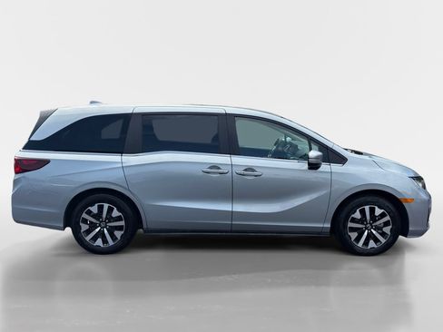 Certified 2025 Honda Odyssey EX-L image 3