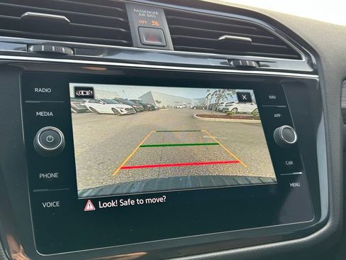 Used 2024 Volkswagen Tiguan SEL R-Line image 33