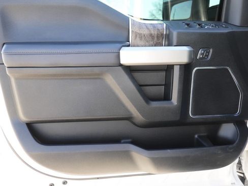 Used 2019 Ford F250 Lariat w/ Lariat Ultimate Package image 12