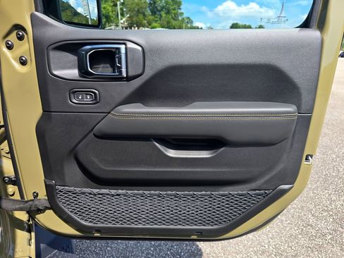 New 2025 Jeep Gladiator Sport image 36