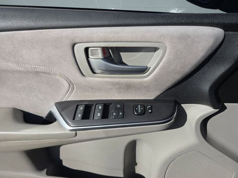 Used 2016 Toyota Camry XSE image 22