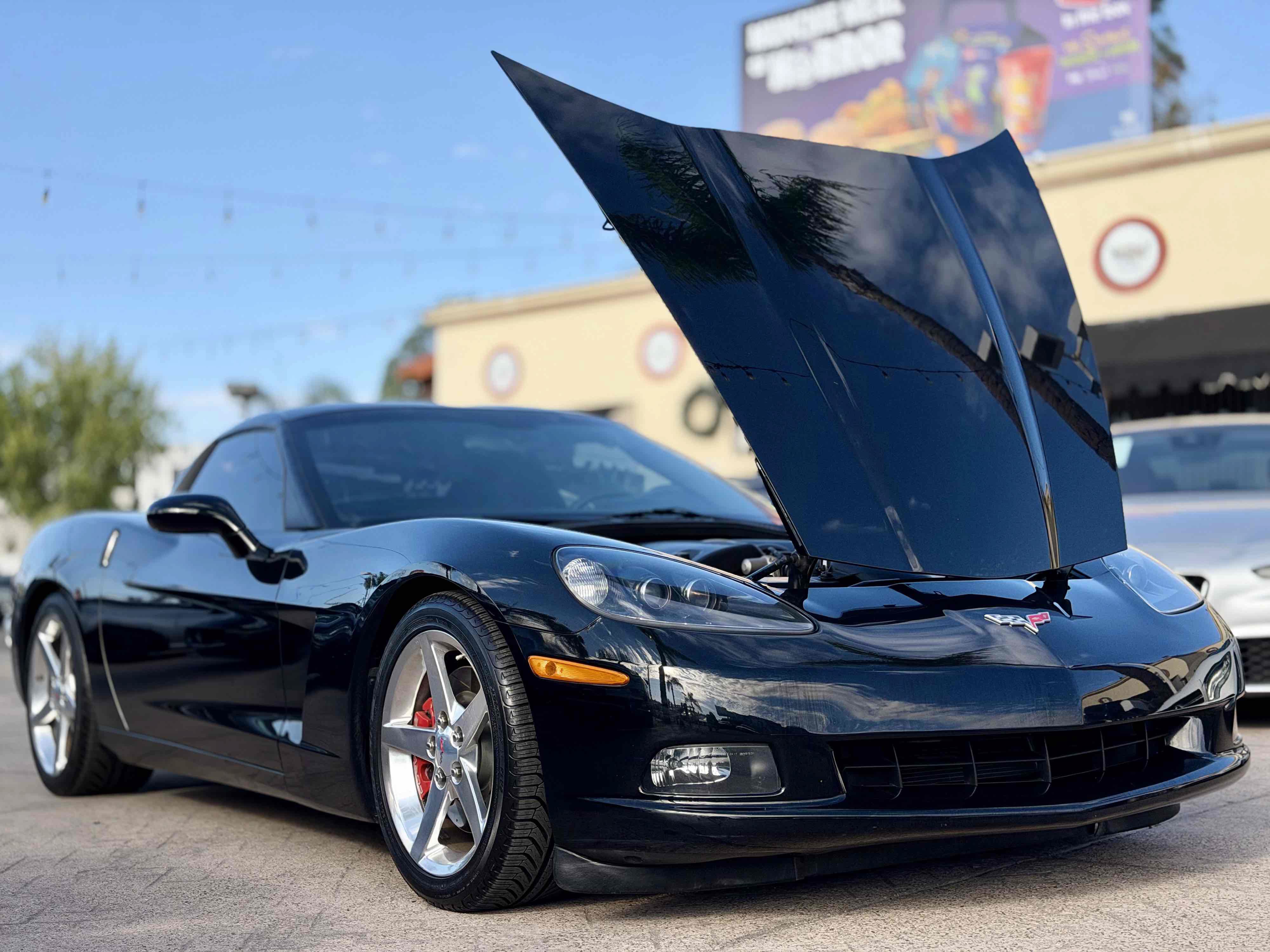 Used 2005 Chevrolet Corvette Coupe w/ Preferred Equipment Group RWD image 9