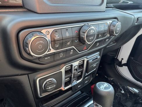 Used 2020 Jeep Wrangler Unlimited Sport AWD/4WD image 10