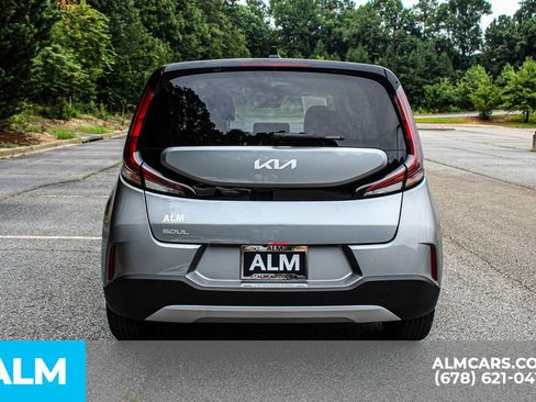 Used 2025 Kia Soul LX w/ LX Technology Package FWD image 11