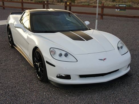 Used 2011 Chevrolet Corvette Coupe w/ 1LT RWD image 20
