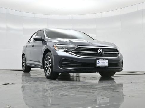 Used 2024 Volkswagen Jetta S FWD image 2
