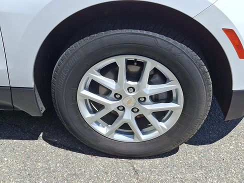 Used 2023 Chevrolet Equinox LT AWD/4WD image 10