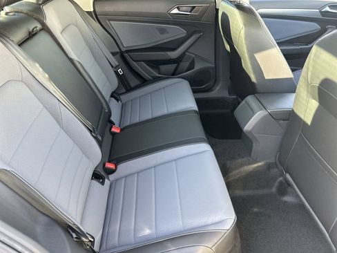 New 2026 Volkswagen Jetta SE FWD image 9