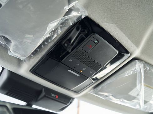 Used 2025 Mitsubishi Outlander SE FWD image 55
