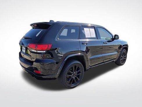 Used 2020 Jeep Grand Cherokee Altitude AWD/4WD image 3
