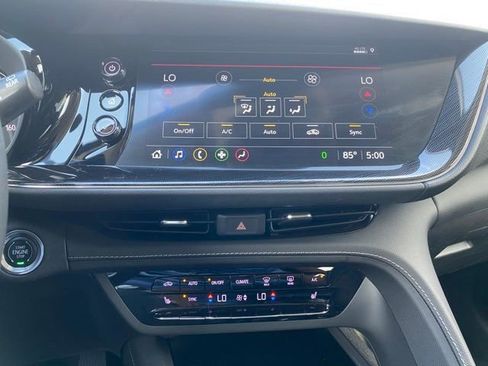 Used 2023 Buick Envision Essence image 36