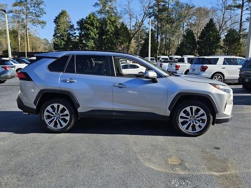 Used 2023 Toyota RAV4 XLE Premium image 18