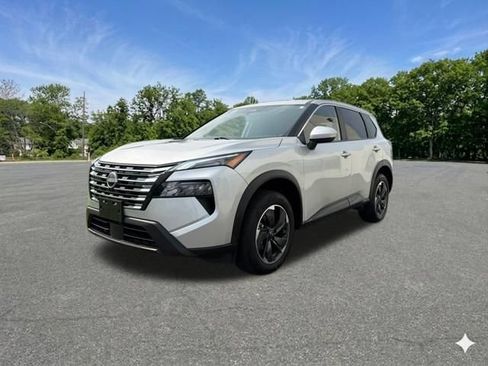 Used 2024 Nissan Rogue SV AWD/4WD image 4