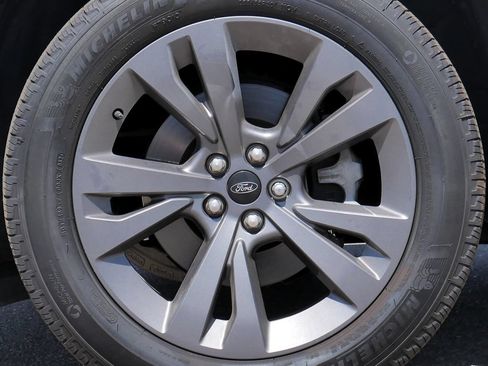 Used 2024 Ford Explorer XLT w/ Equipment Group 202A AWD/4WD image 16