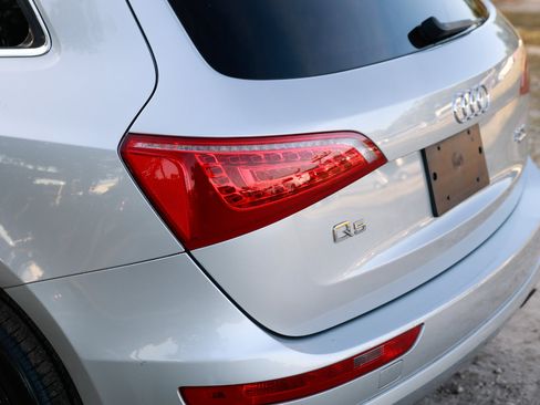 Used 2011 Audi Q5 2.0T Premium image 24
