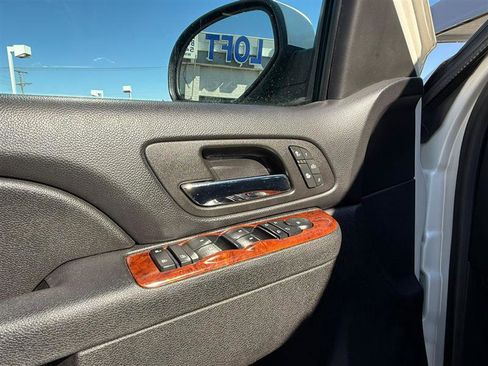 Used 2013 GMC Yukon SLT w/ SLT-2 Equipment Package image 18