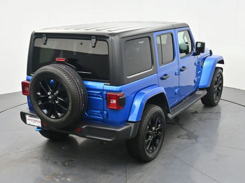 Used 2022 Jeep Wrangler Unlimited Sahara AWD/4WD image 21
