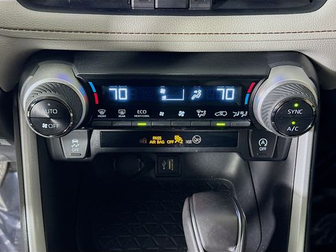 Used 2023 Toyota RAV4 XLE Premium image 23