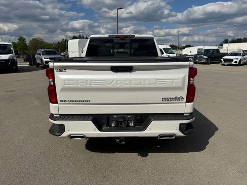Used 2023 Chevrolet Silverado 1500 High Country w/ Technology Package AWD/4WD image 4