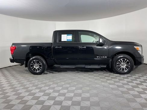 Used 2022 Nissan Titan SV w/ SV Convenience Package AWD/4WD image 13