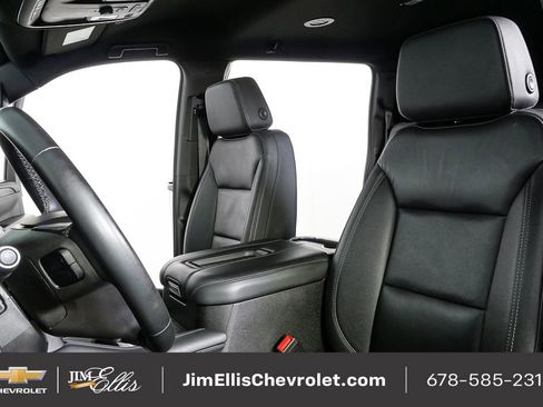 Used 2024 Chevrolet Suburban LT image 6