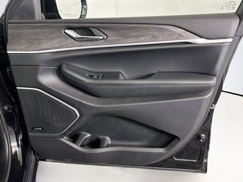 Used 2021 Jeep Grand Cherokee L Limited image 35