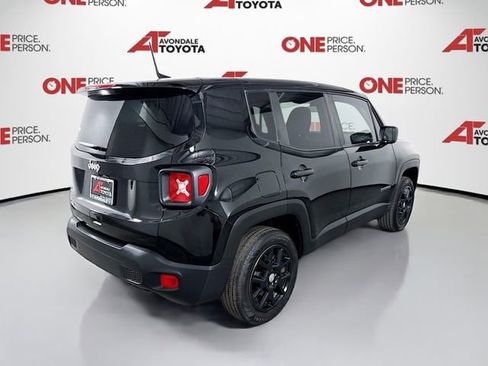Used 2023 Jeep Renegade Latitude image 7