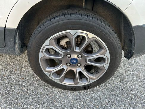 Used 2020 Ford EcoSport Titanium image 9