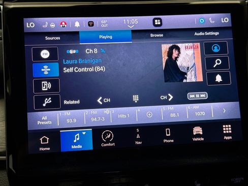 Used 2023 Jeep Grand Cherokee 4WD 4xe image 9