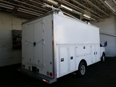 Used 2015 Ford E-450 and Econoline 450 Super Duty w/ Power Windows & Locks Group image 7