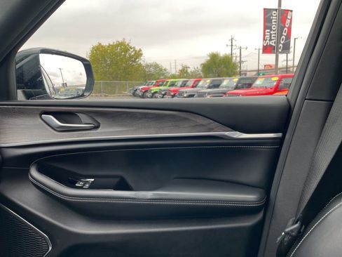 Used 2022 Jeep Grand Cherokee Overland image 53