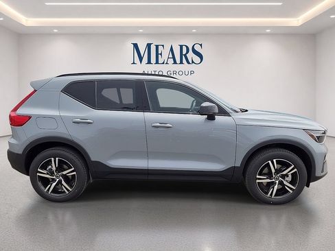 New 2026 Volvo XC40 B4 Core FWD image 6
