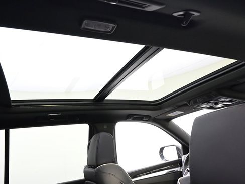 New 2026 Cadillac Escalade Luxury w/ Touring Package image 17