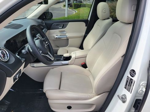 Used 2022 Mercedes-Benz GLB 250 image 13