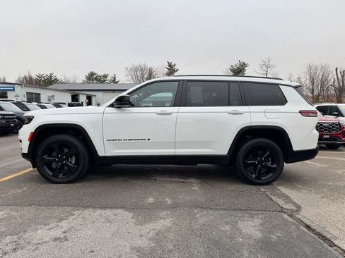 Used 2023 Jeep Grand Cherokee L Altitude image 8