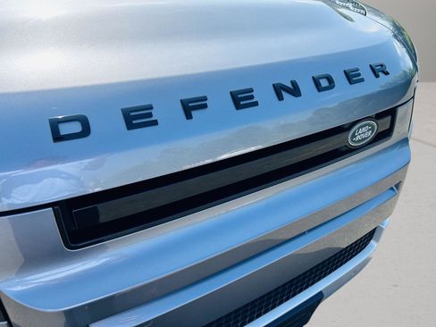 Used 2020 Land Rover Defender 110 HSE image 21