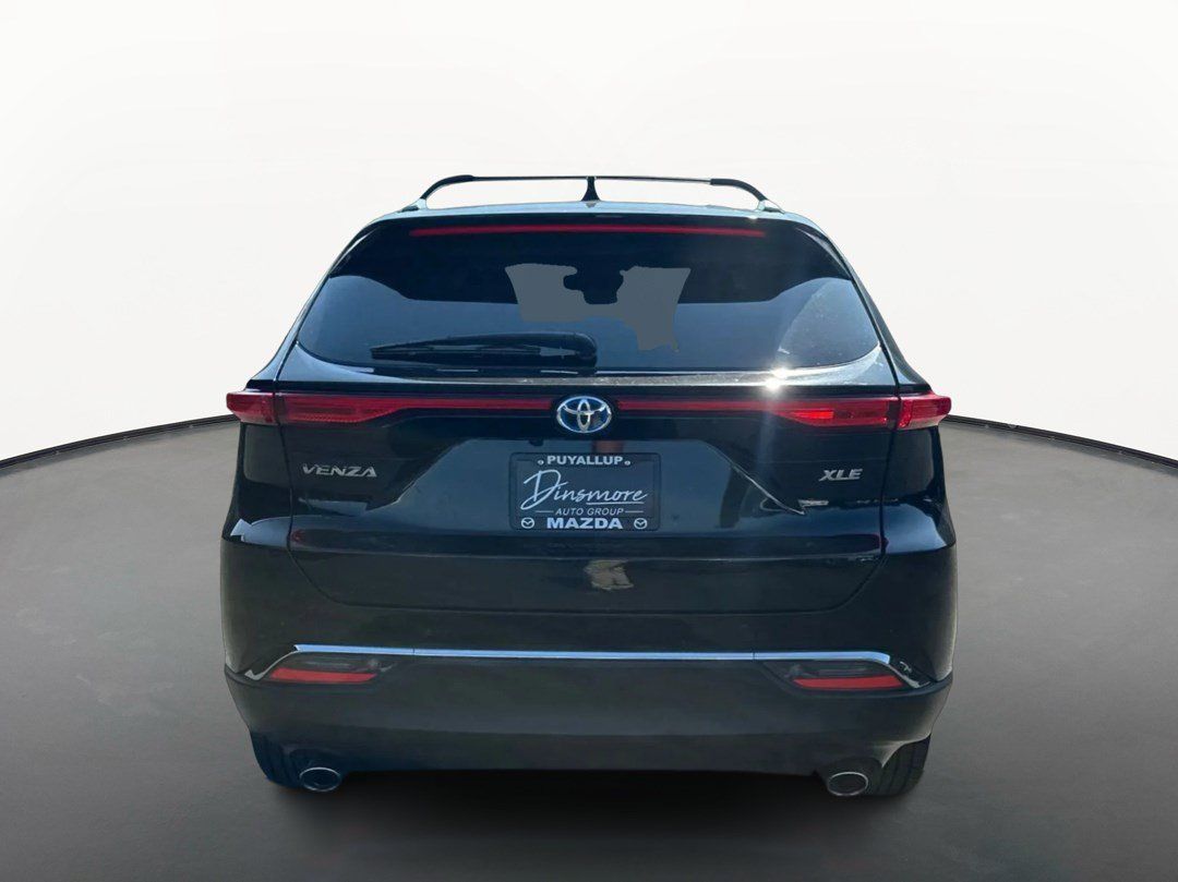 Used 2023 Toyota Venza XLE AWD/4WD image 4