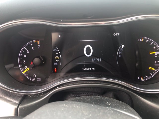 Used 2021 Jeep Grand Cherokee Laredo X AWD/4WD image 3