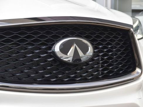 Used 2021 INFINITI QX50 Luxe w/ Appearance Package image 12