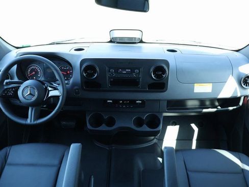 New 2025 Mercedes-Benz Sprinter 2500 image 4