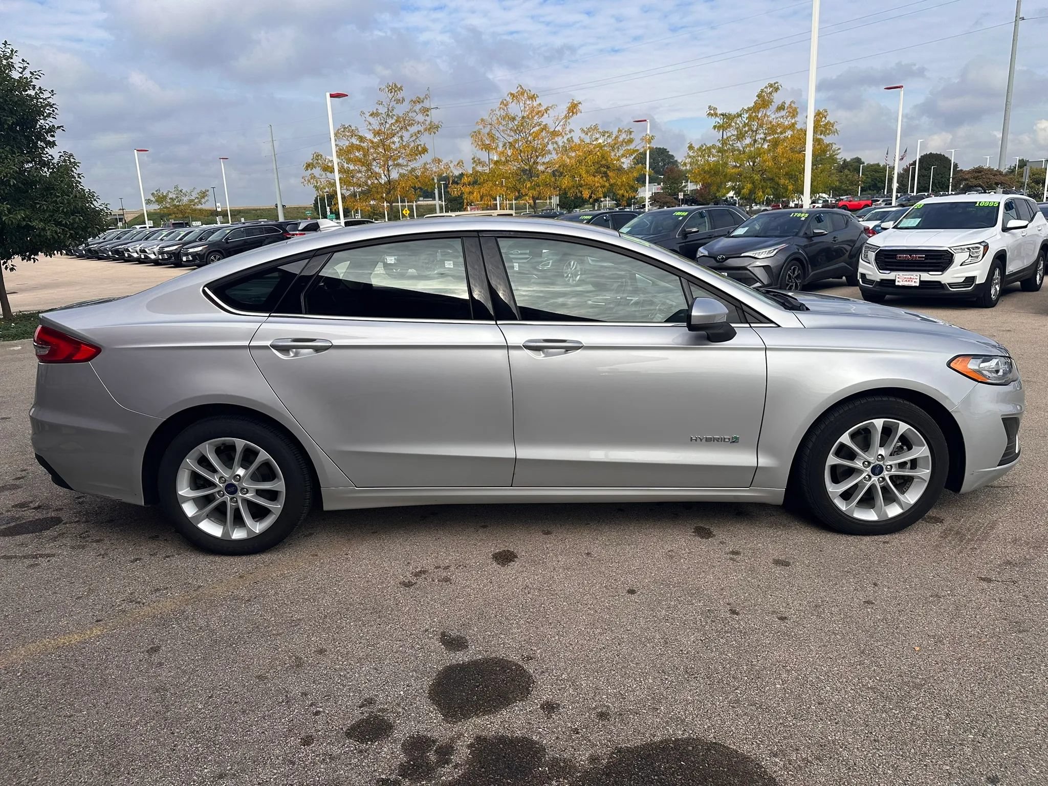 Used 2019 Ford Fusion SE FWD image 4