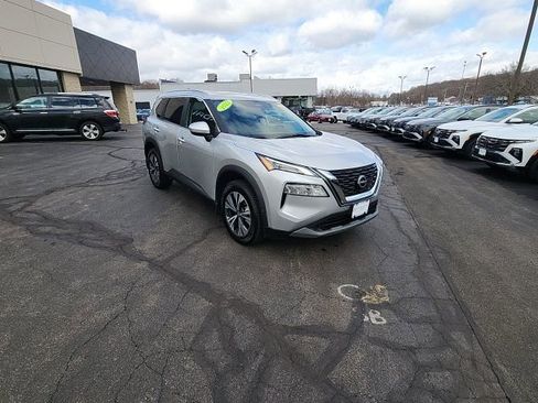 Used 2023 Nissan Rogue SV w/ SV Premium B Package image 2