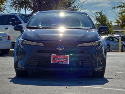 Certified 2025 Toyota Corolla LE FWD image 8