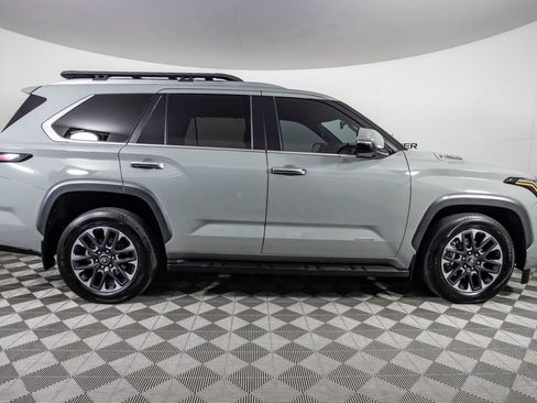 Used 2025 Toyota Sequoia Limited AWD/4WD image 3