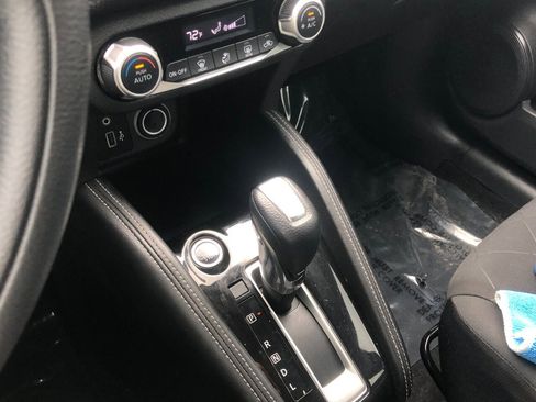 Used 2019 Nissan Kicks SV image 12